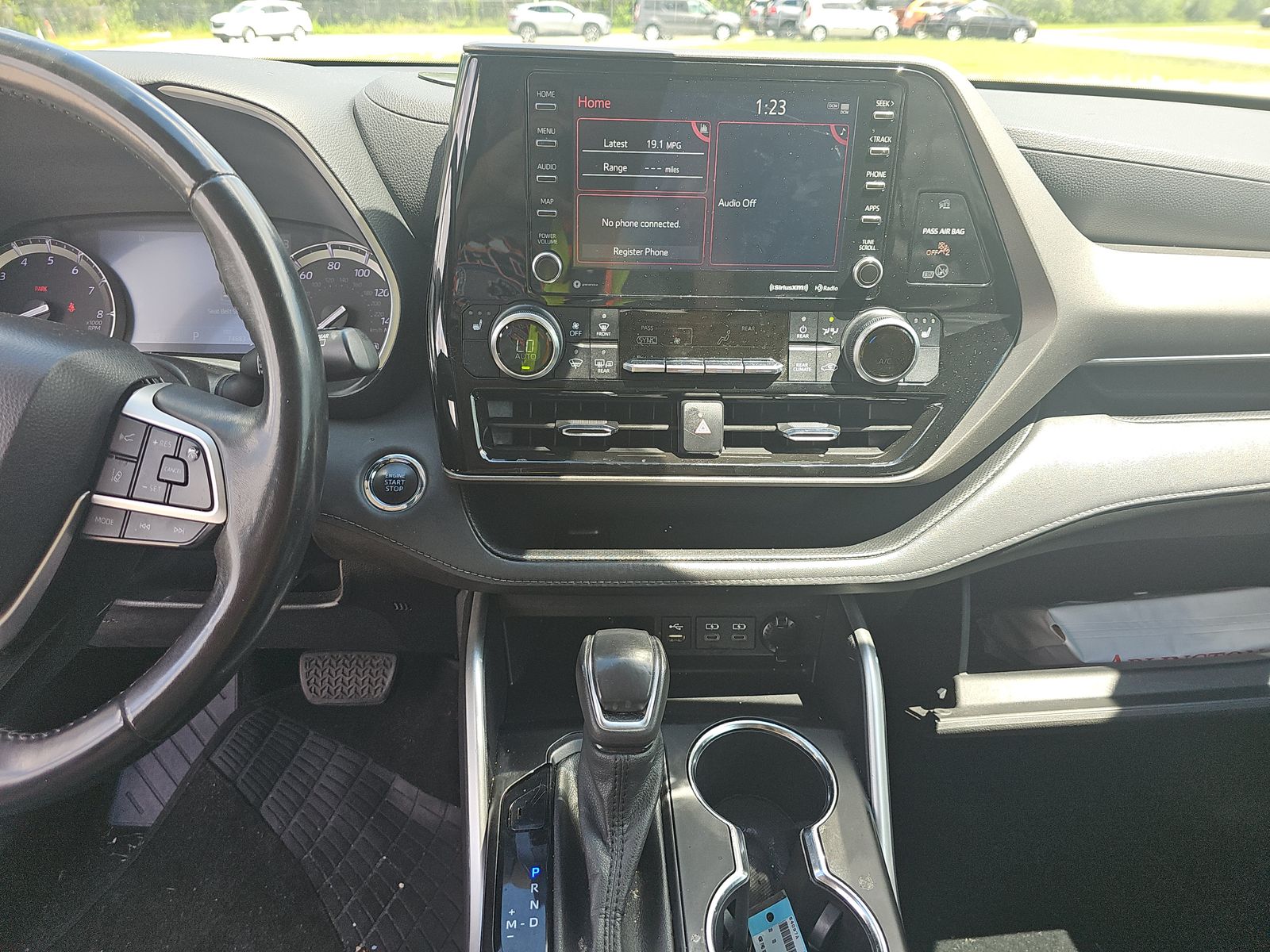 2022 Toyota Highlander XLE FWD