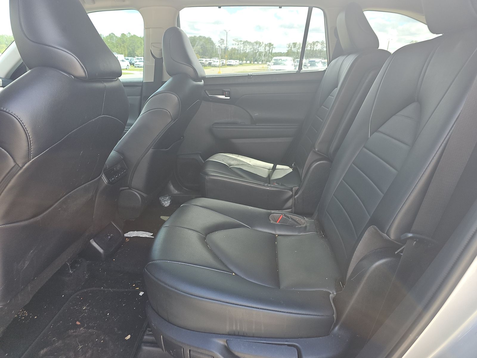 2022 Toyota Highlander XLE FWD