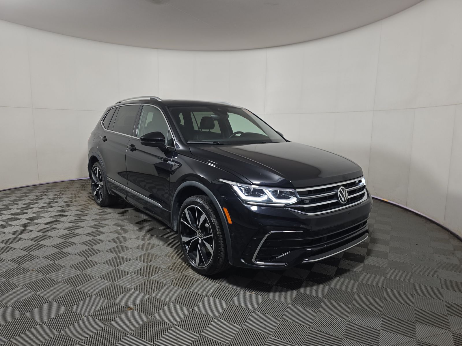 2024 Volkswagen Tiguan 2.0T SEL R-Line AWD
