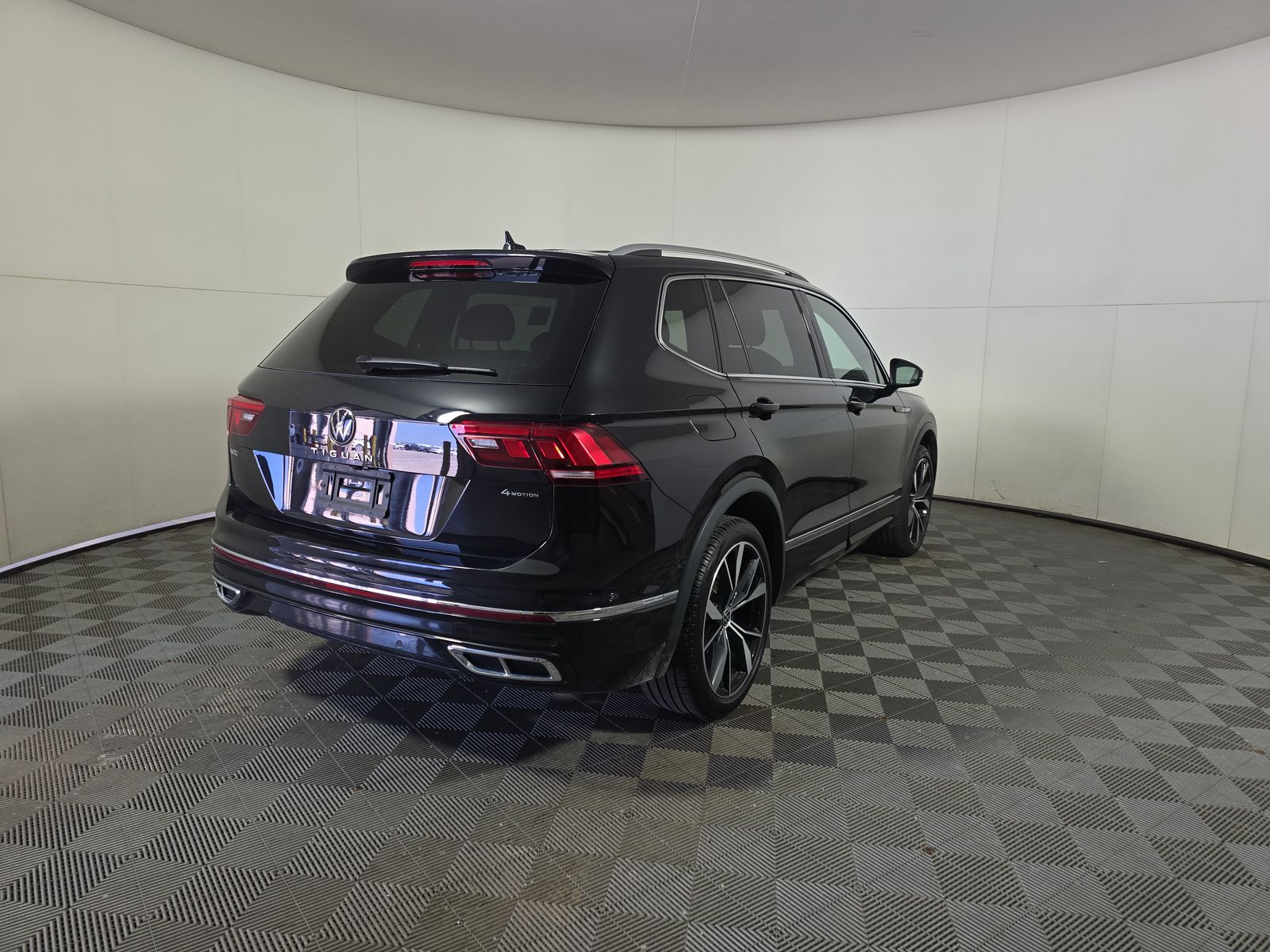 2024 Volkswagen Tiguan 2.0T SEL R-Line AWD
