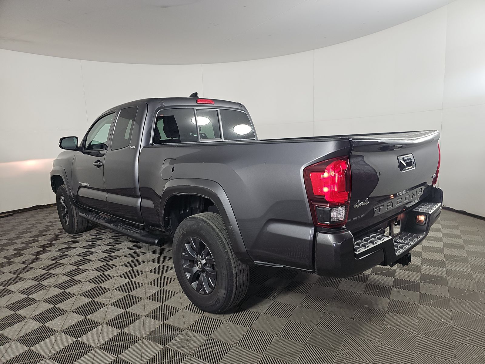 2022 Toyota Tacoma SR5 AWD