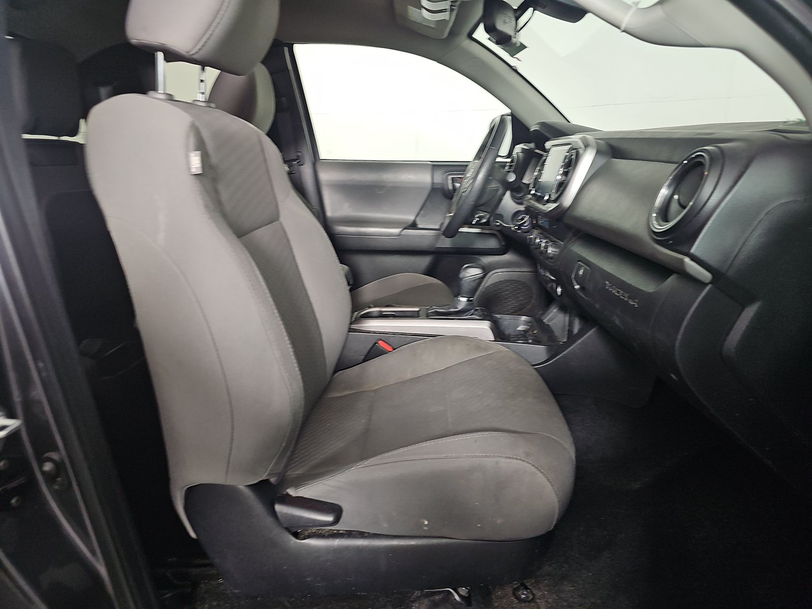 2022 Toyota Tacoma SR5 AWD