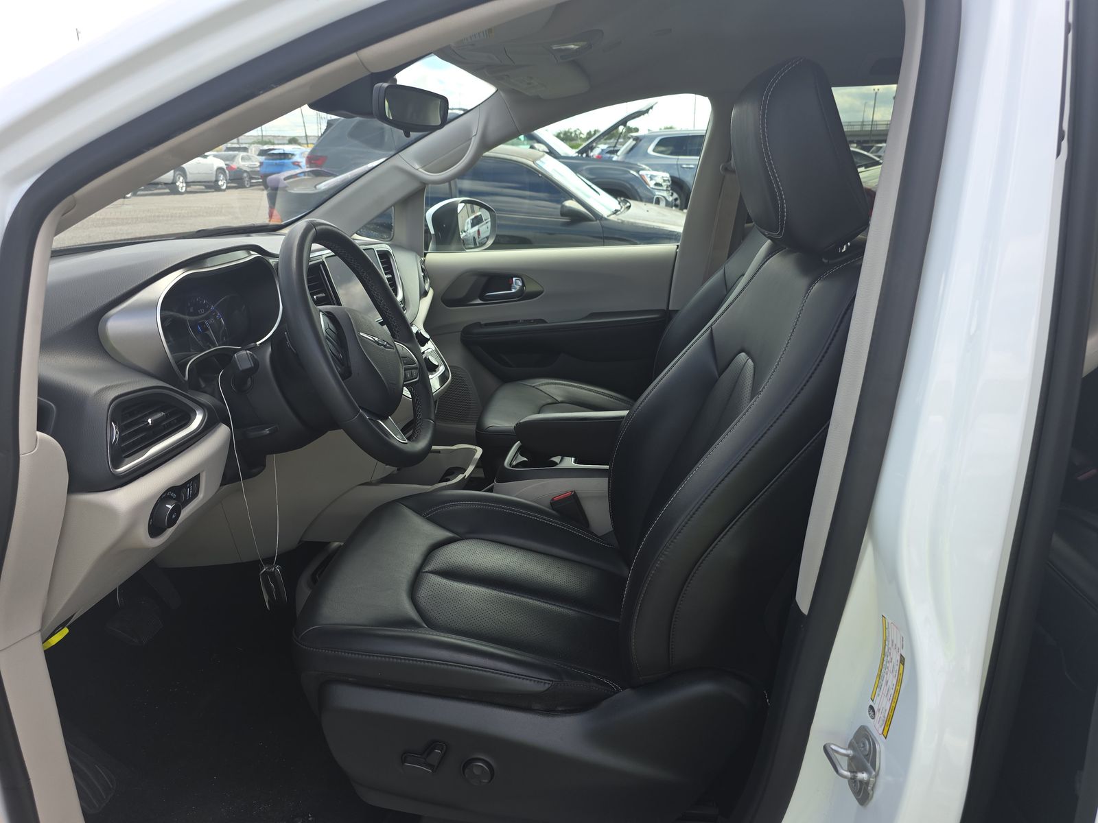 2023 Chrysler Pacifica Touring L FWD