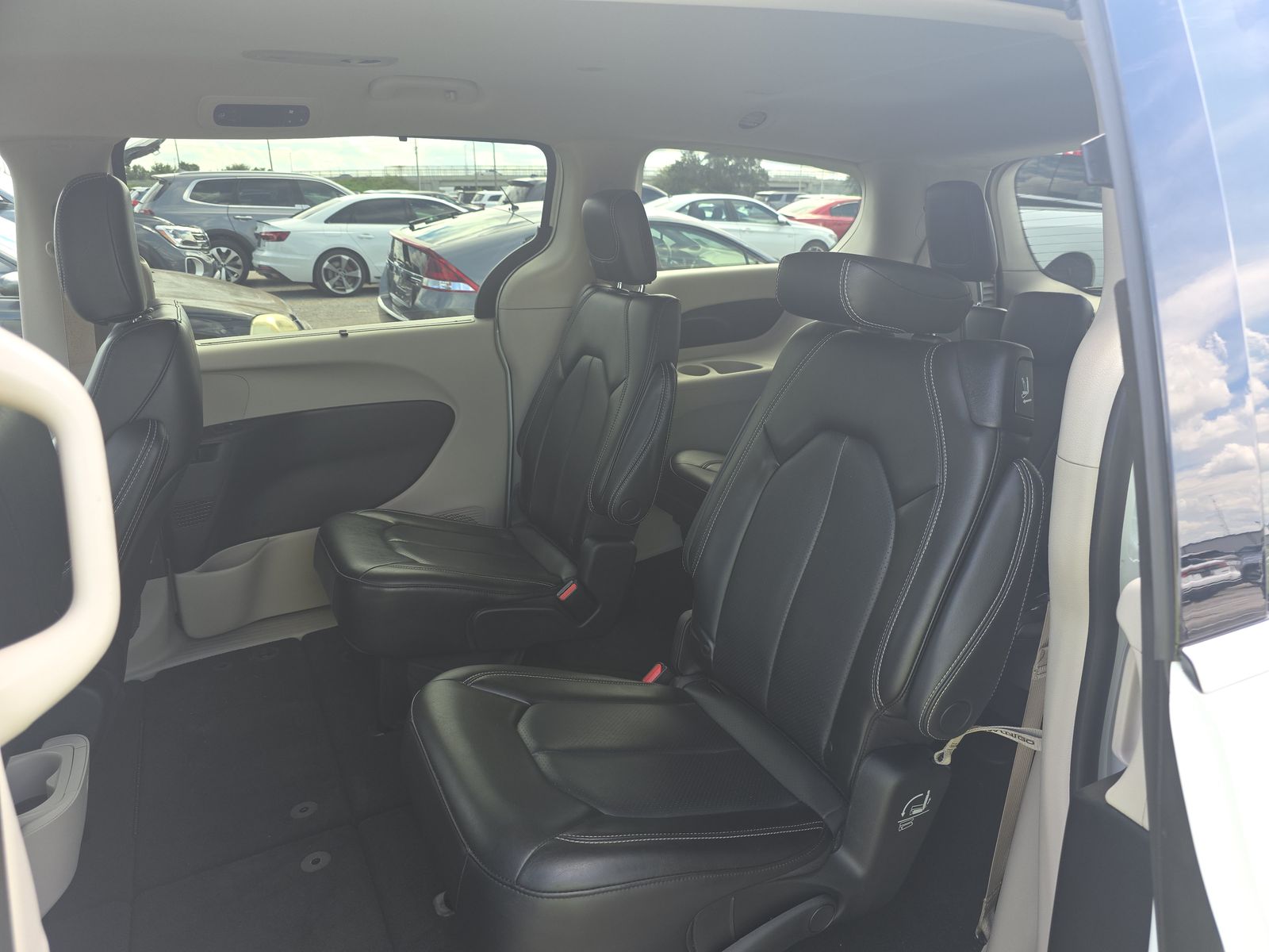 2023 Chrysler Pacifica Touring L FWD