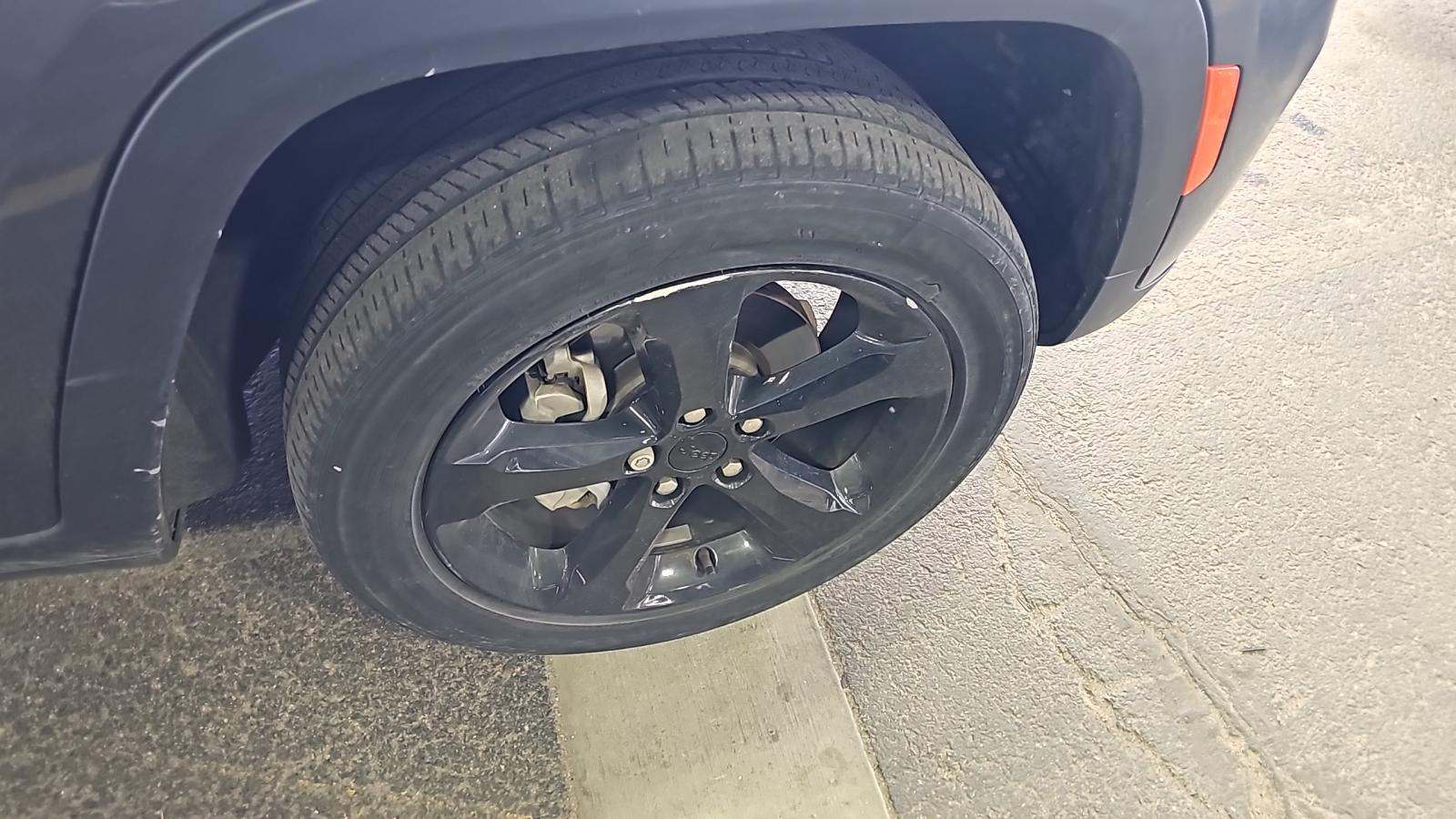 2022 Jeep Grand Cherokee Altitude AWD