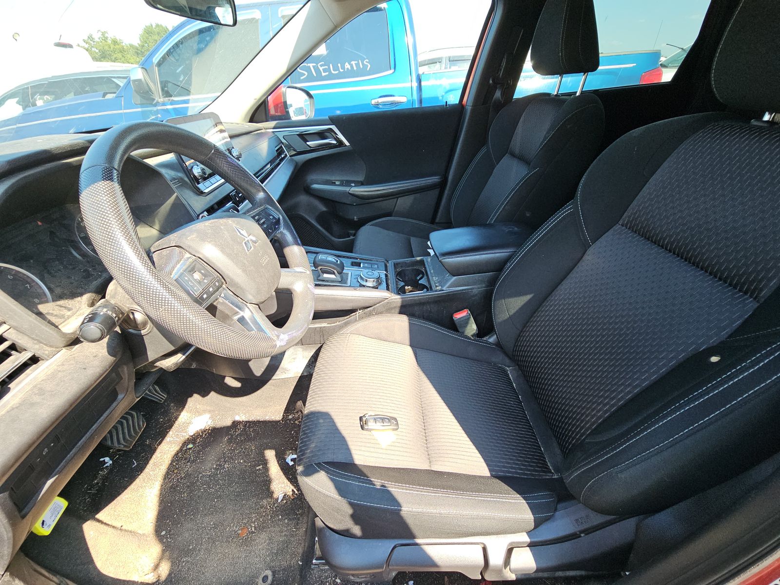 2022 Mitsubishi Outlander ES FWD