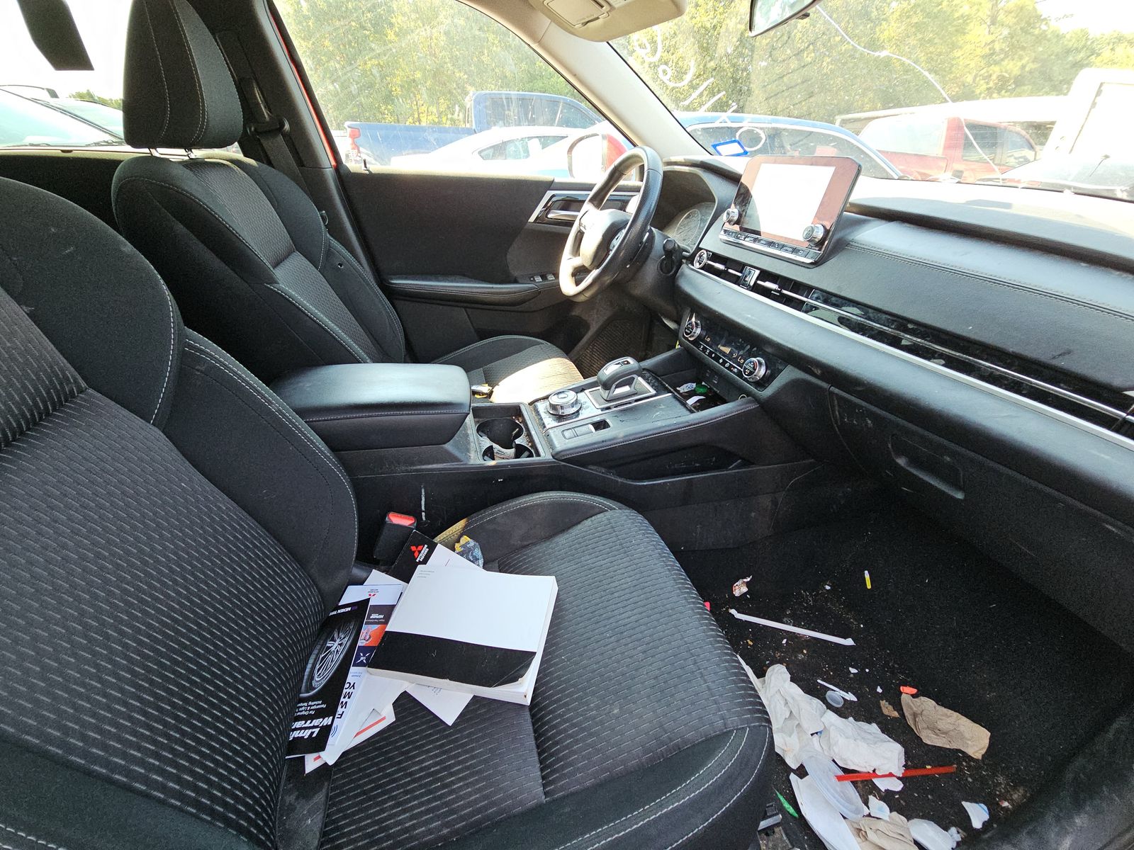 2022 Mitsubishi Outlander ES FWD