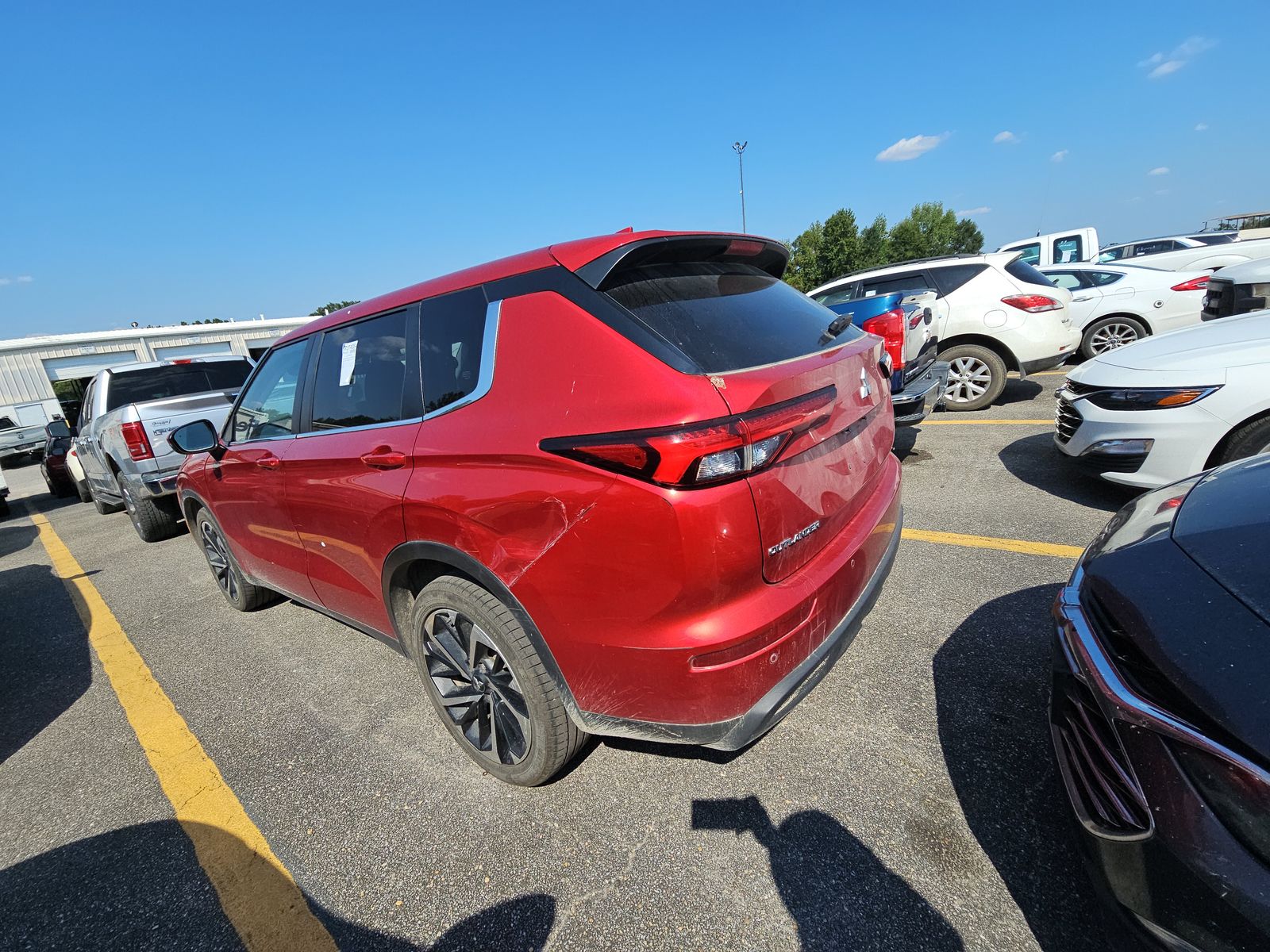 2022 Mitsubishi Outlander ES FWD