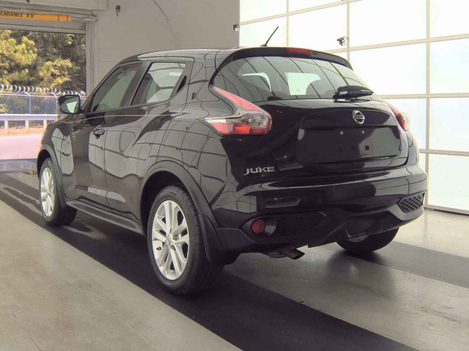 2016 Nissan JUKE S FWD