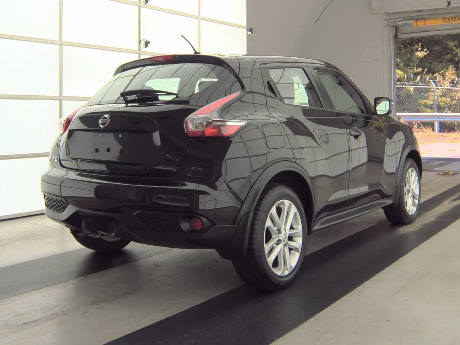 2016 Nissan JUKE S FWD