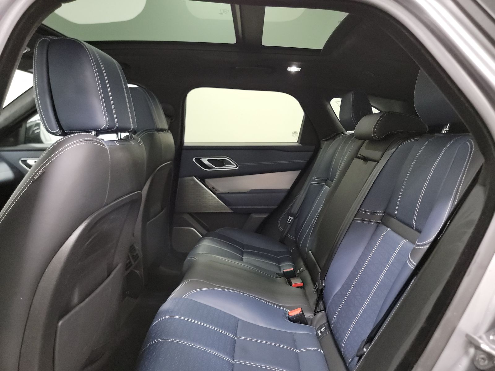 2023 Land Rover Range Rover Velar HST AWD