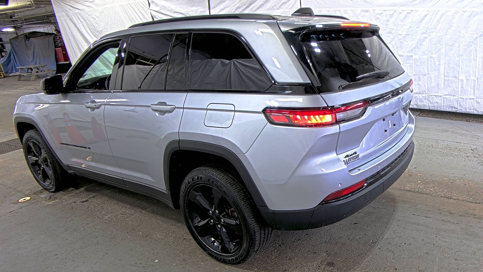 2022 Jeep Grand Cherokee Altitude AWD