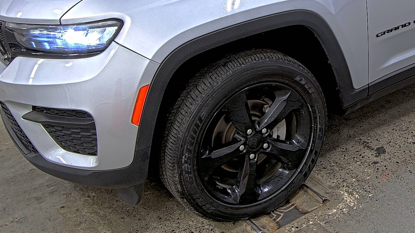 2022 Jeep Grand Cherokee Altitude AWD