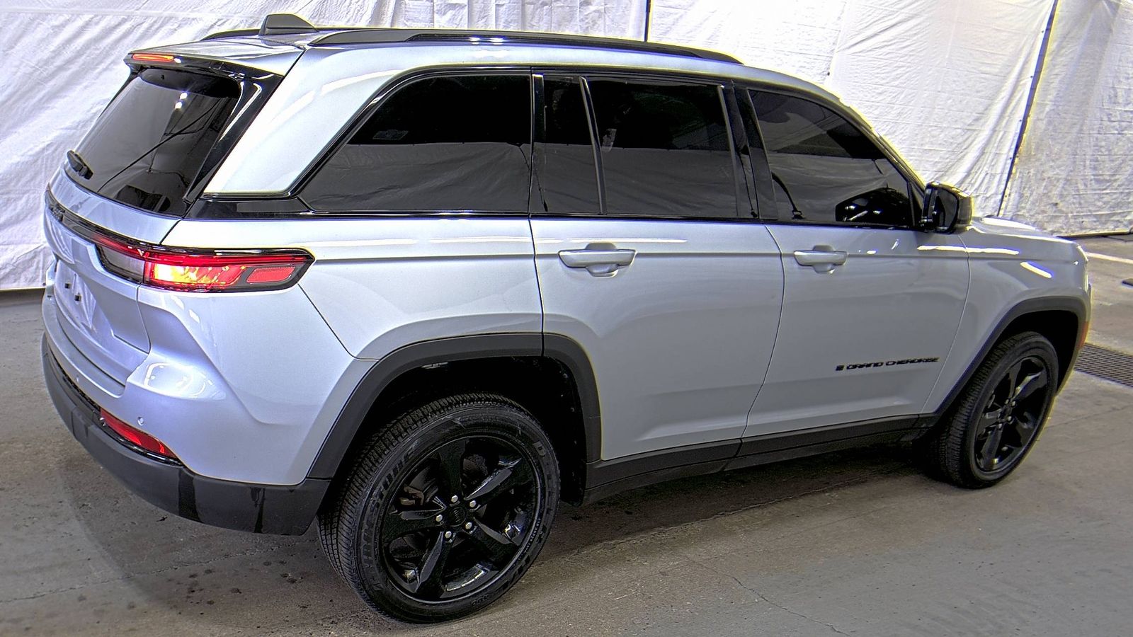 2022 Jeep Grand Cherokee Altitude AWD