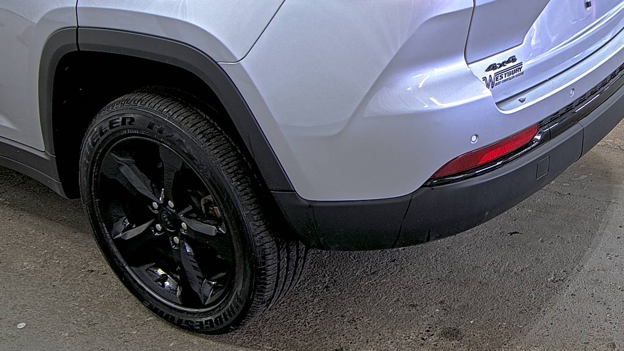 2022 Jeep Grand Cherokee Altitude AWD