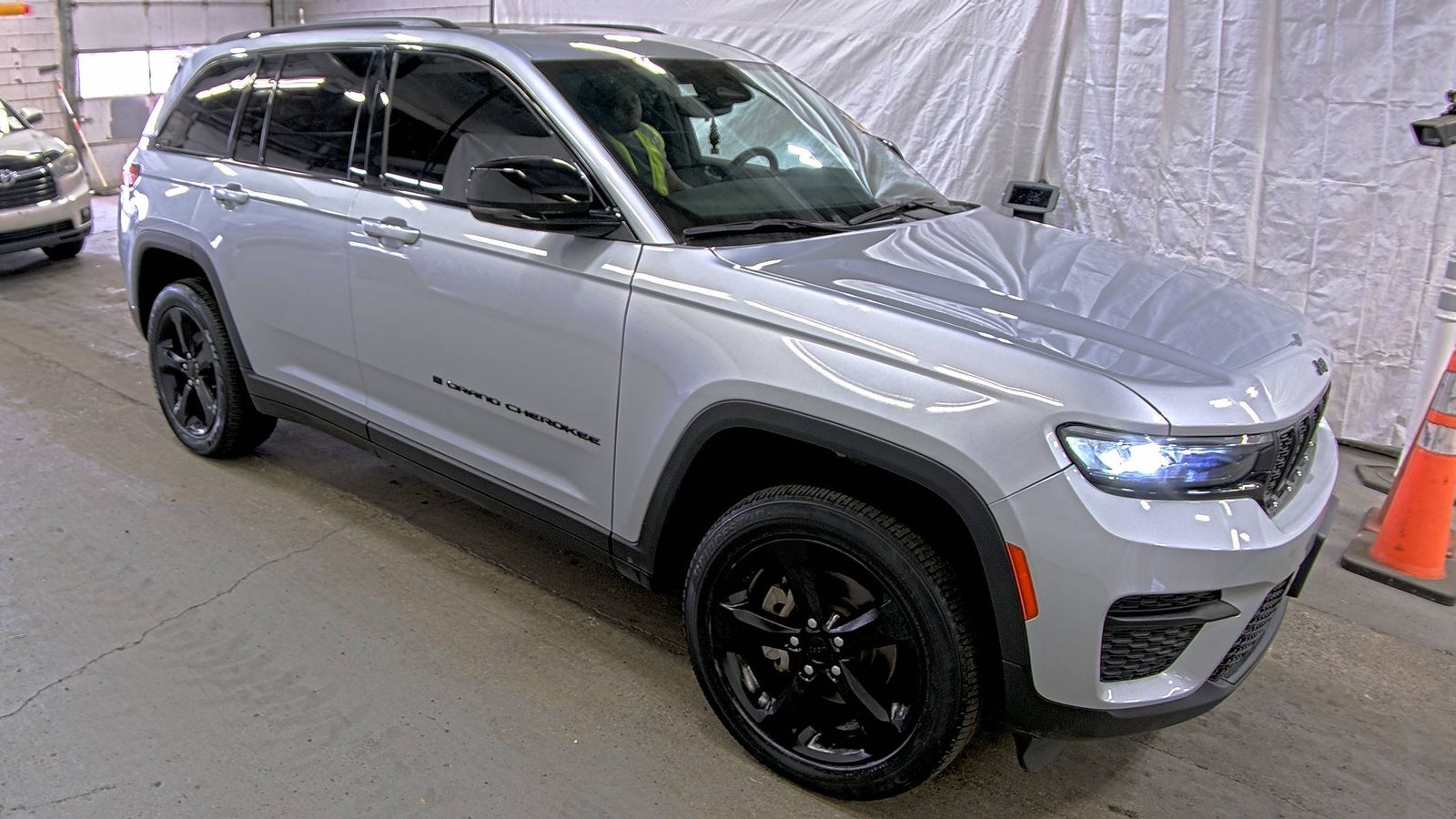 2022 Jeep Grand Cherokee Altitude AWD