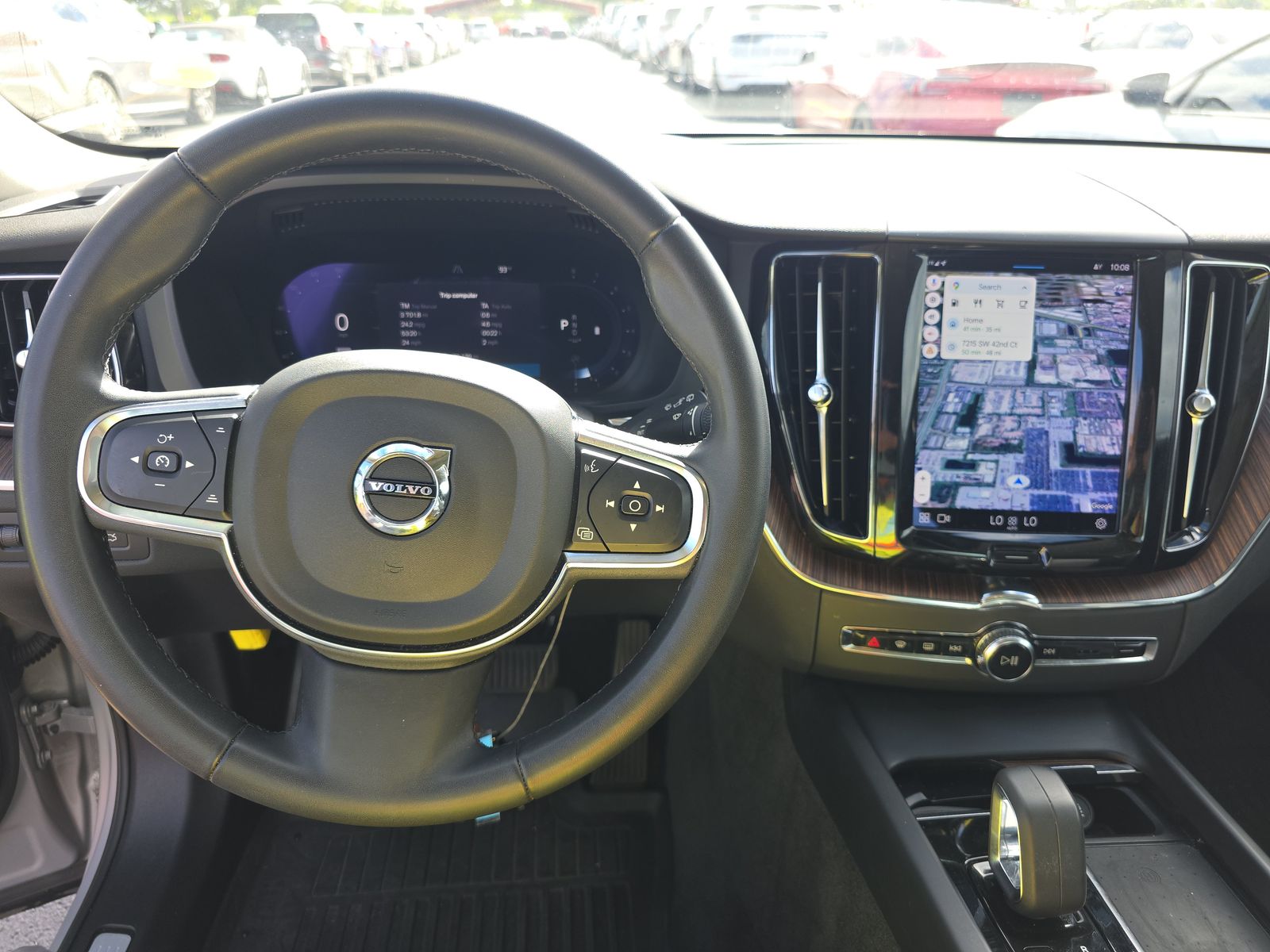 2022 Volvo XC60 B5 Momentum FWD