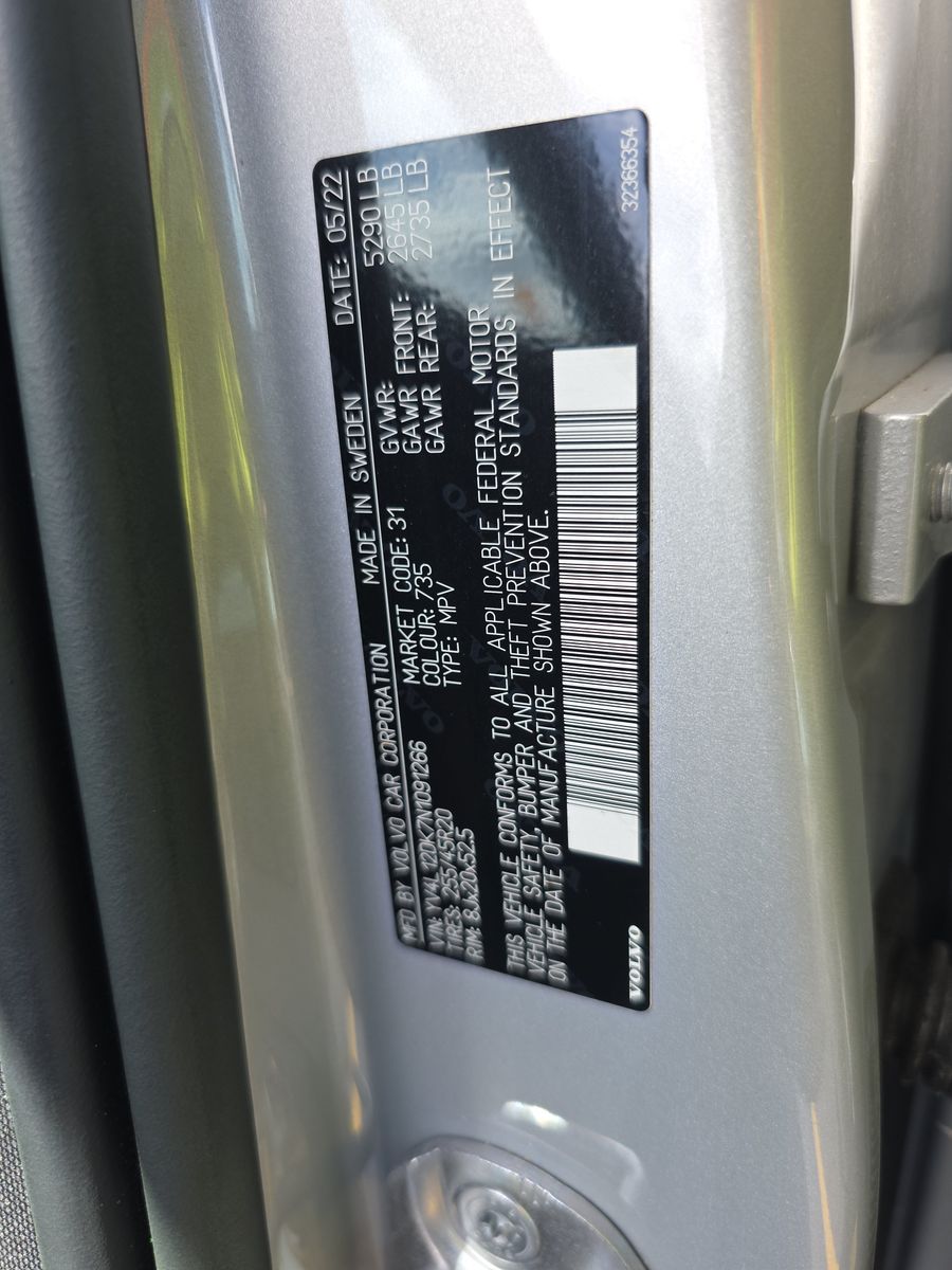 2022 Volvo XC60 B5 Momentum FWD