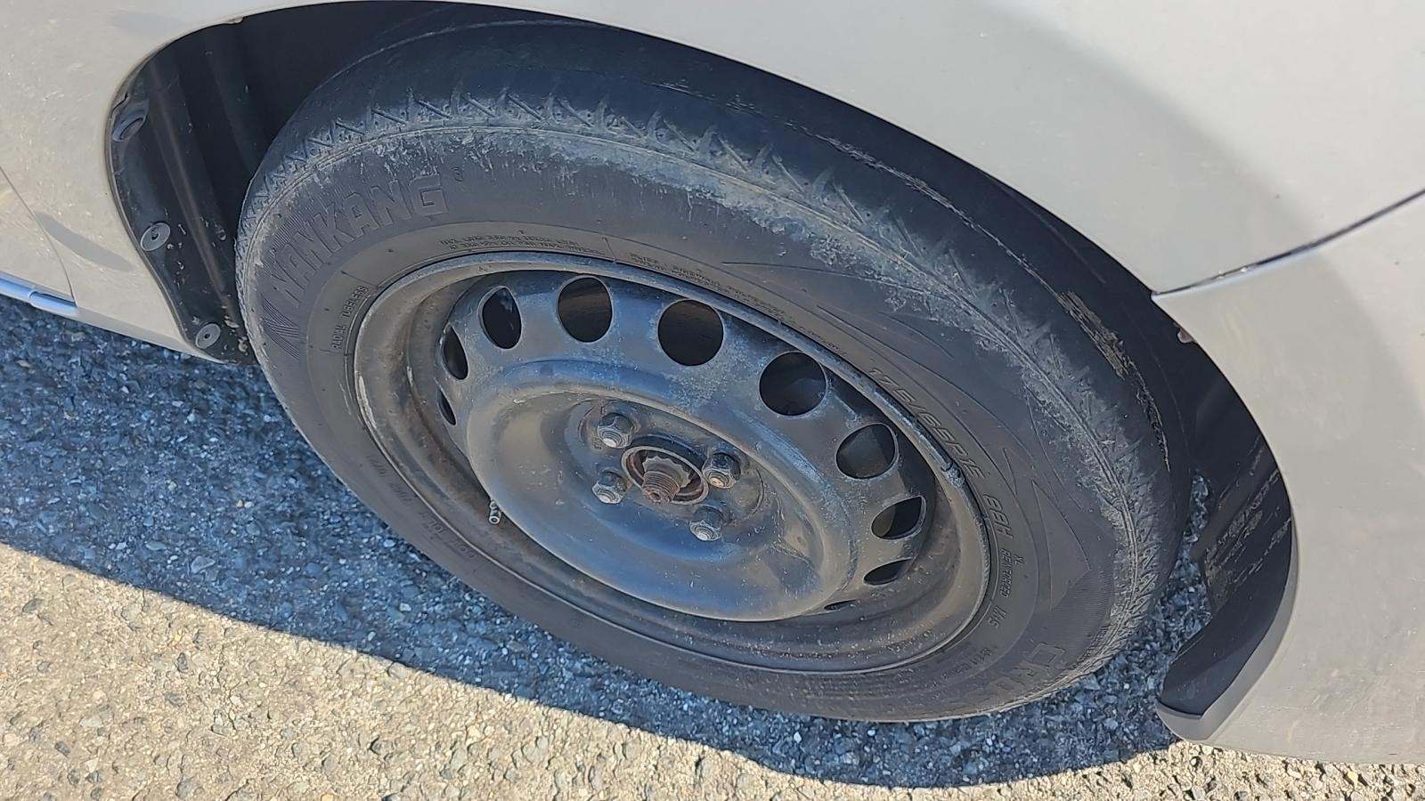 2017 Toyota Yaris L FWD