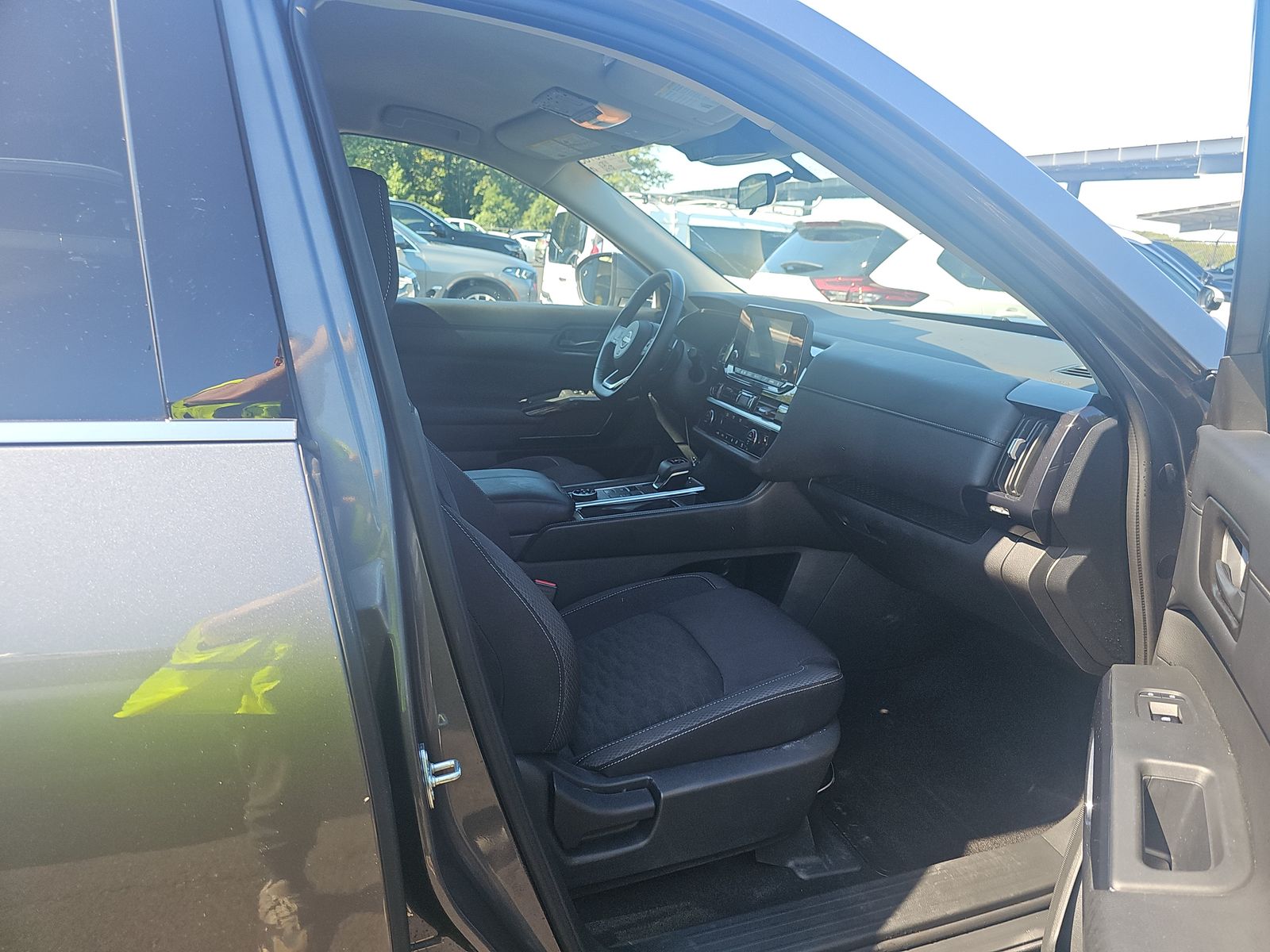 2024 Nissan Pathfinder SV AWD