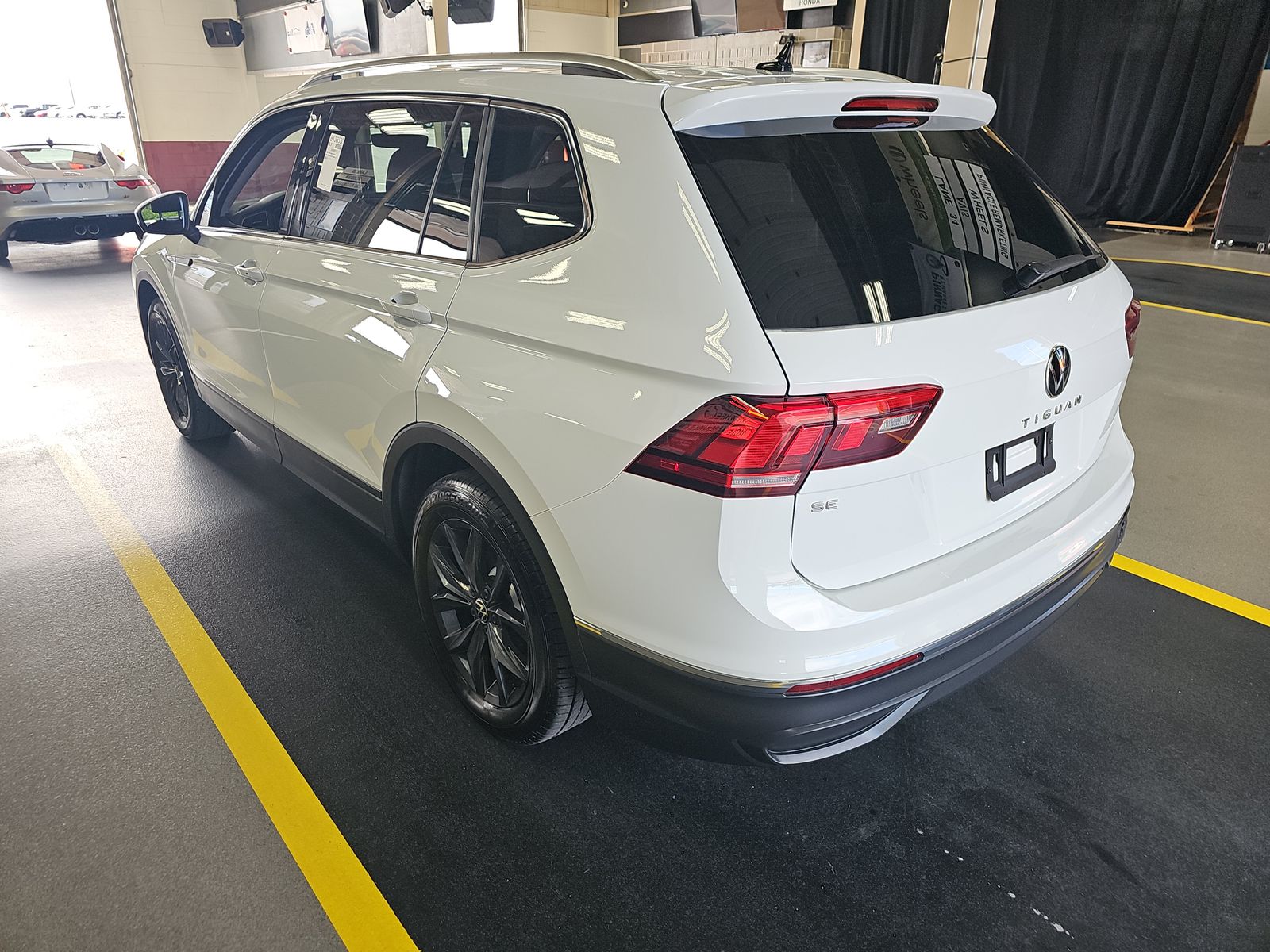 2024 Volkswagen Tiguan 2.0T SE FWD