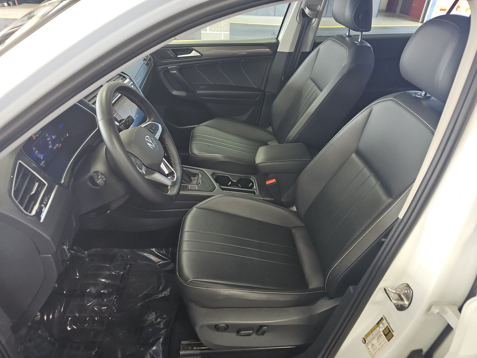 2024 Volkswagen Tiguan 2.0T SE FWD