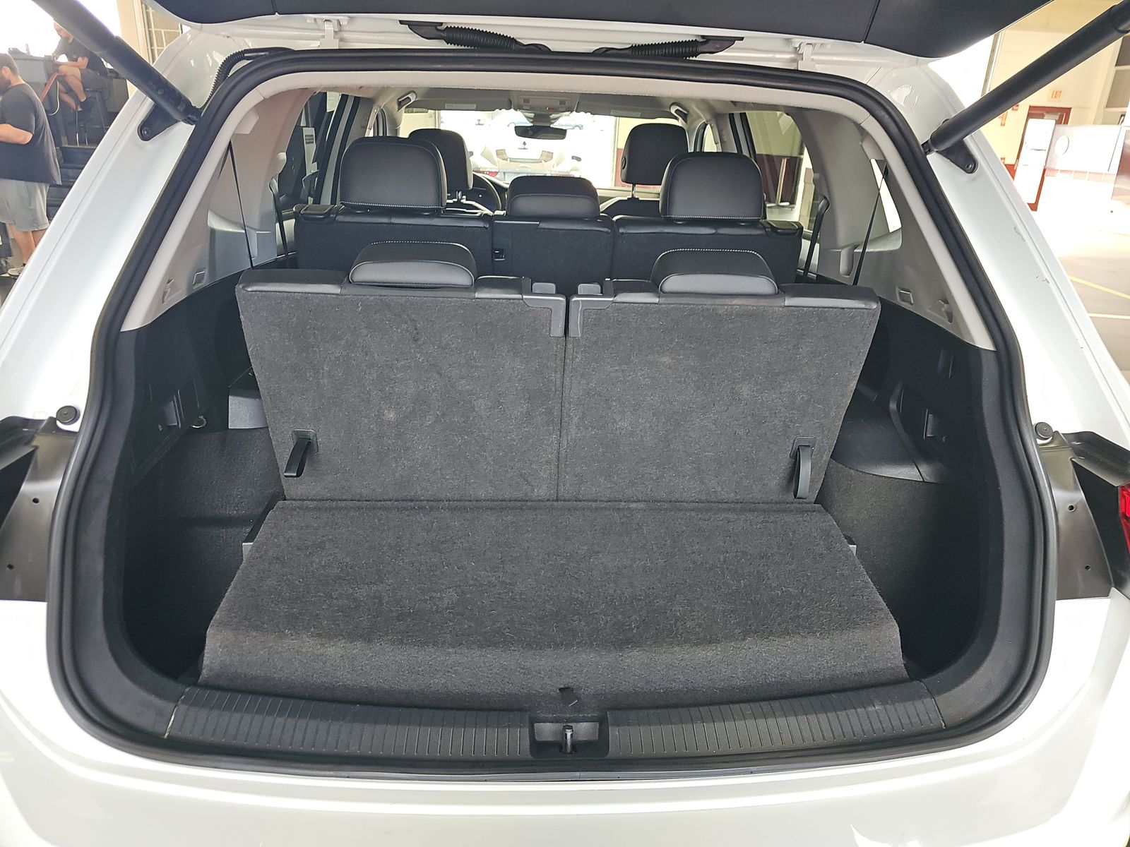 2024 Volkswagen Tiguan 2.0T SE FWD