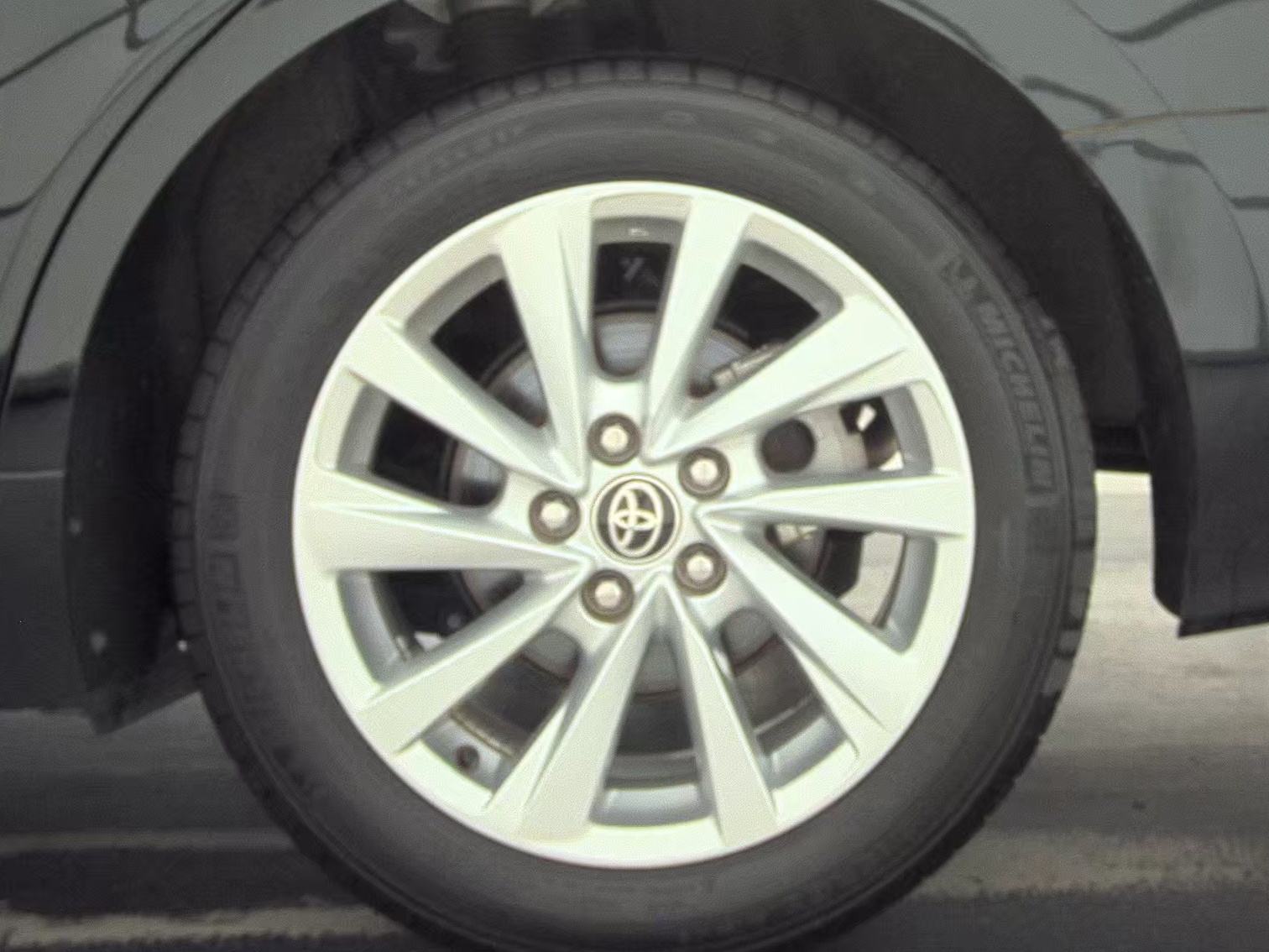 2023 Toyota Camry LE FWD