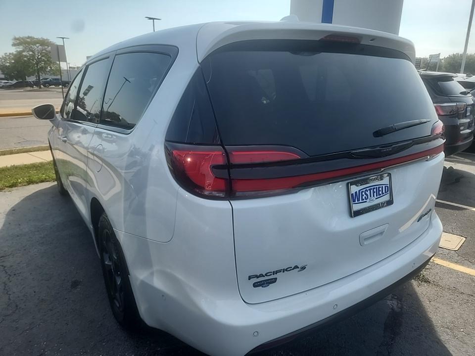 2022 Chrysler Pacifica Hybrid Limited FWD