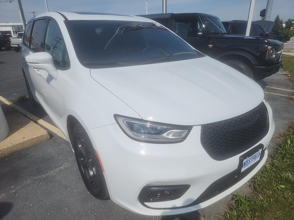 2022 Chrysler Pacifica Hybrid Limited FWD