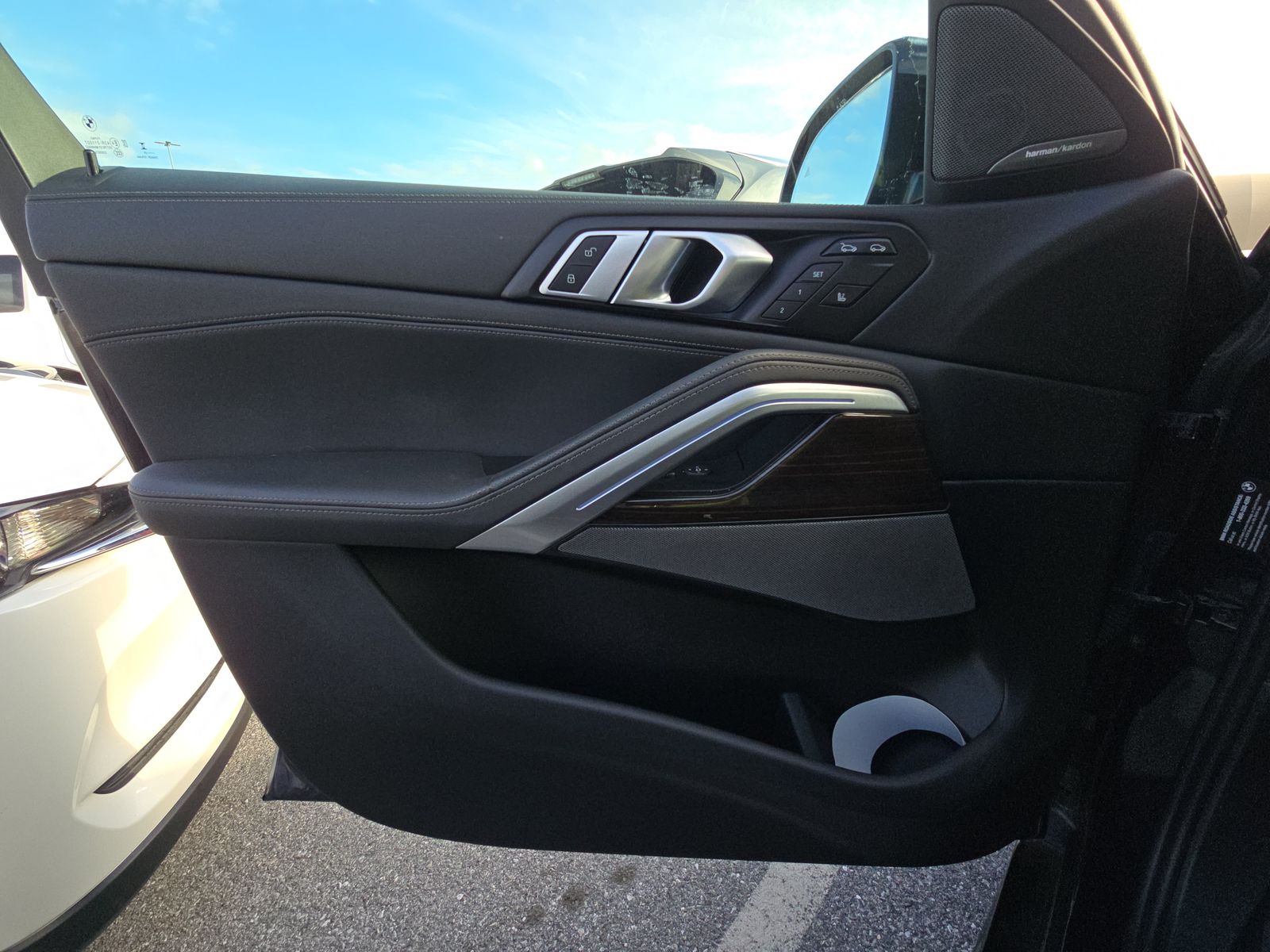 2025 BMW X6 xDrive40i AWD