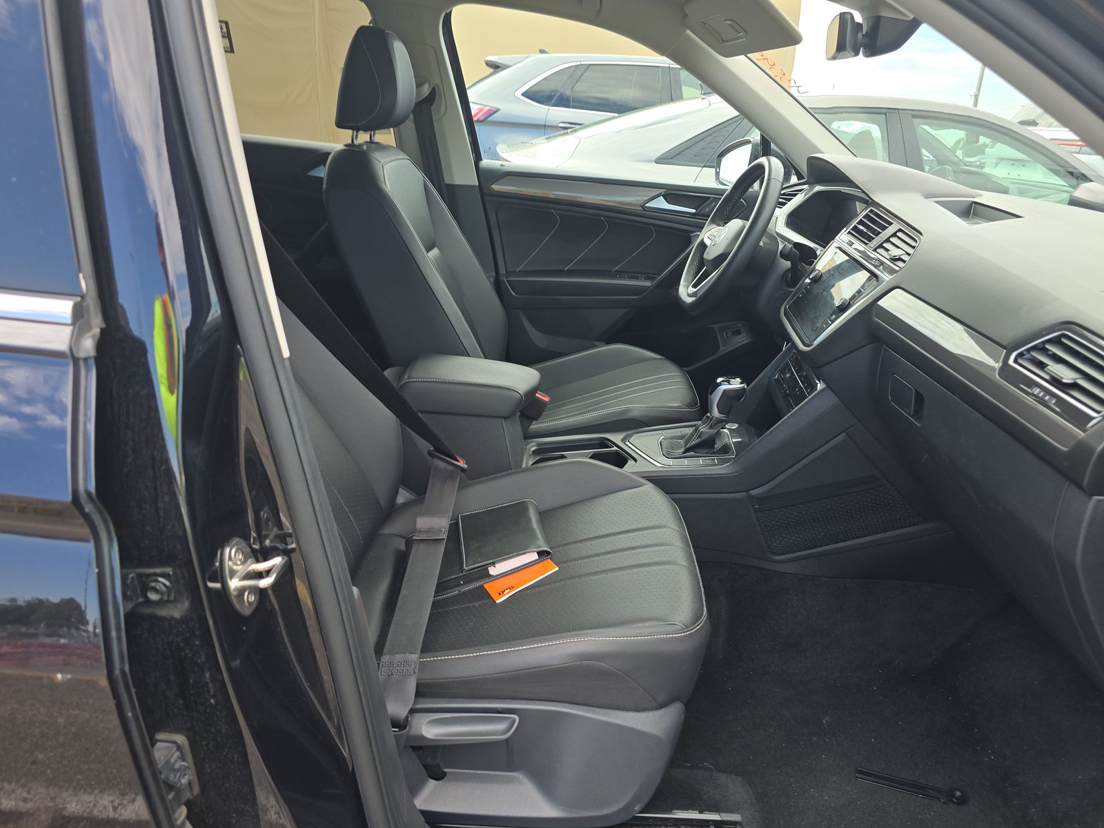 2024 Volkswagen Tiguan 2.0T SE FWD