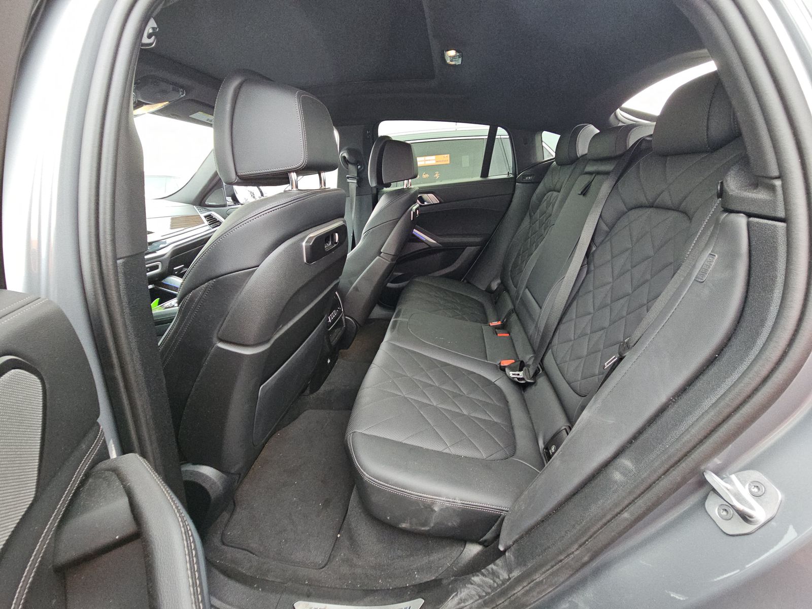 2025 BMW X6 xDrive40i AWD