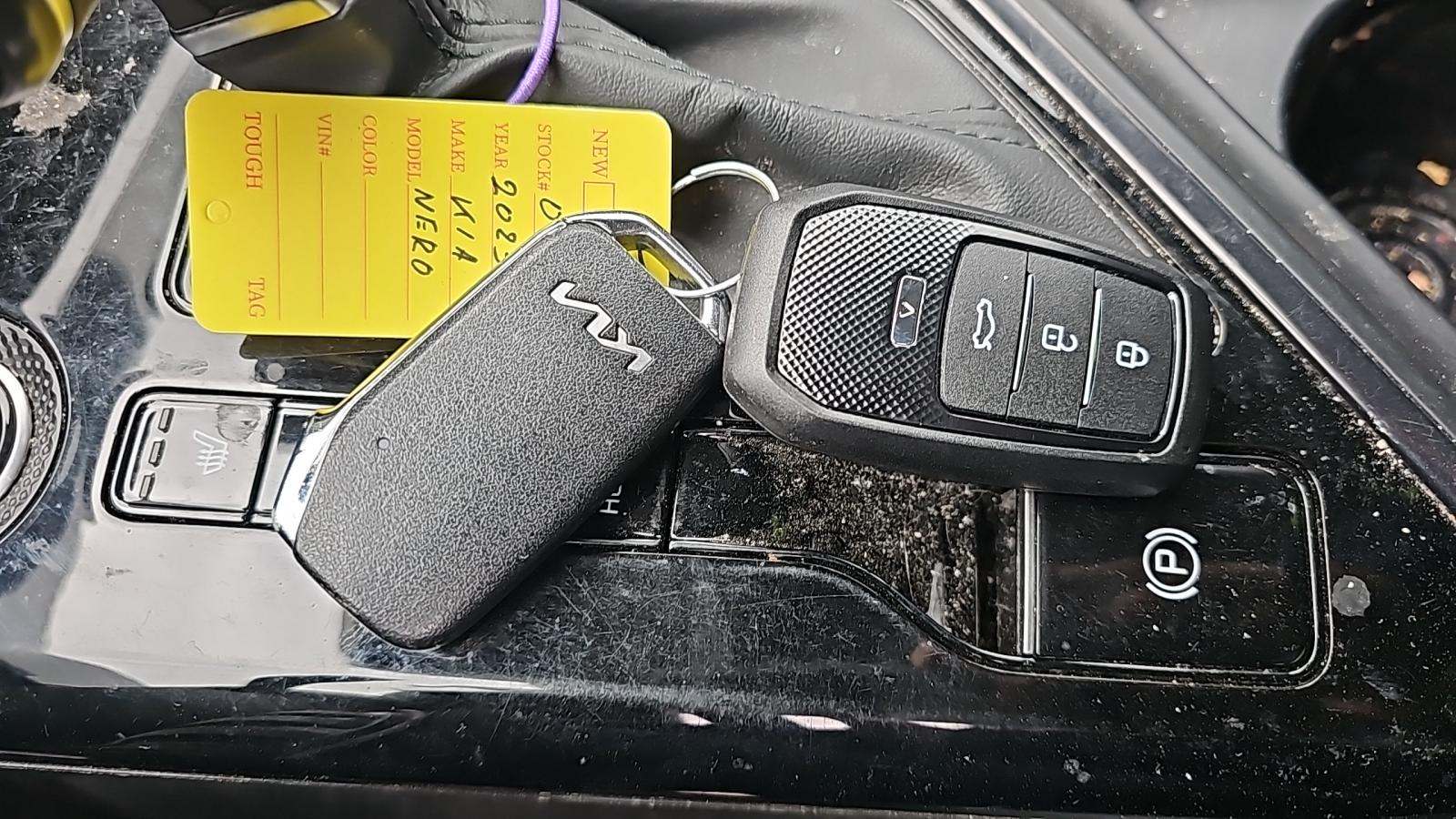 2023 Kia Niro EX FWD