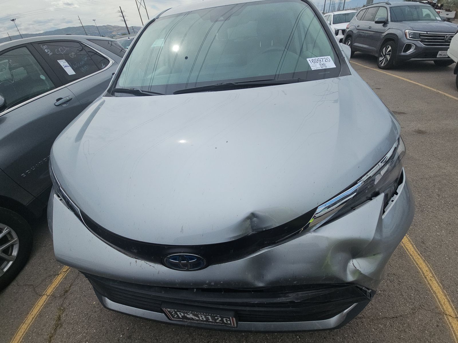 2024 Toyota Sienna LE FWD