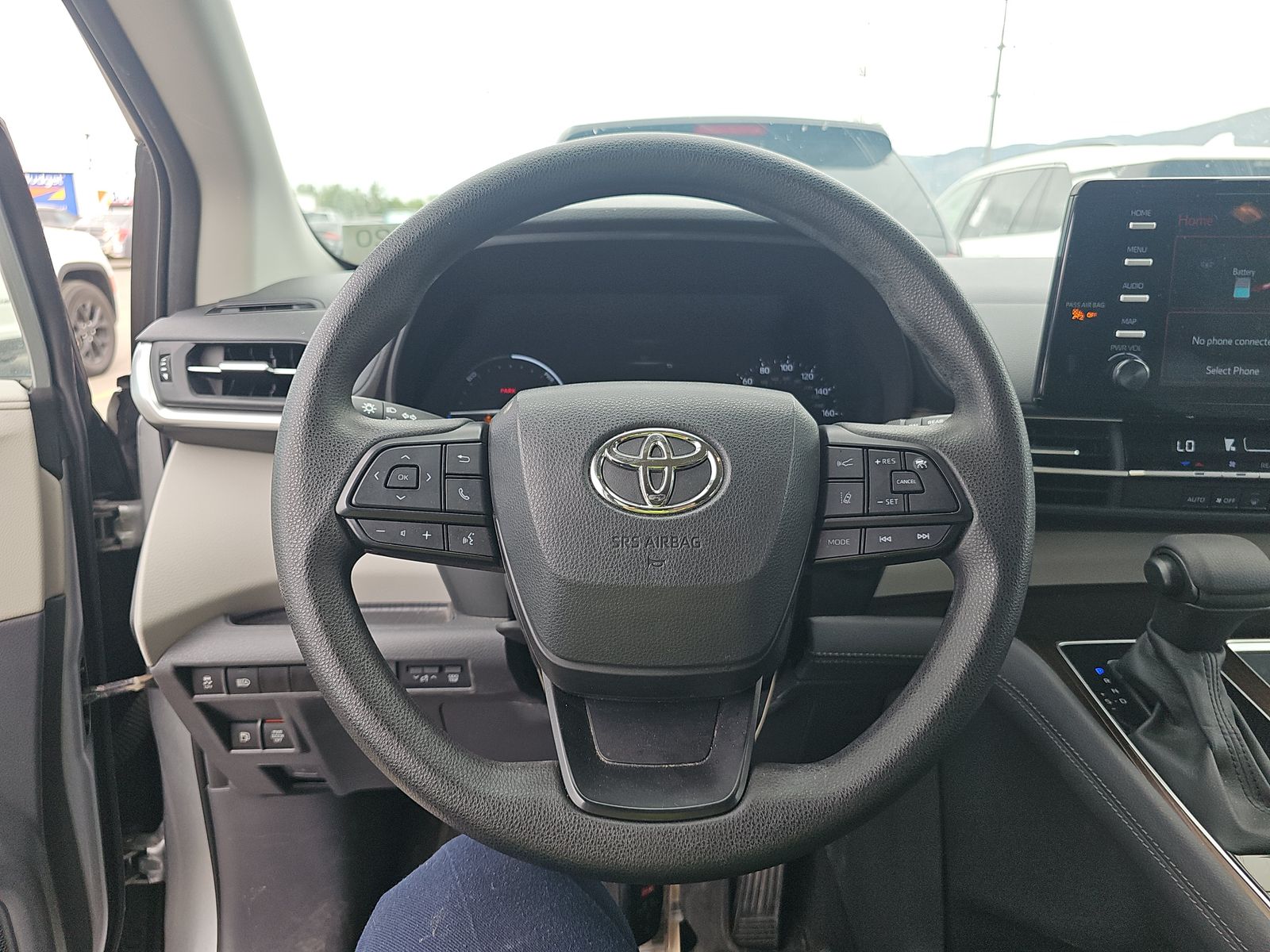 2024 Toyota Sienna LE FWD