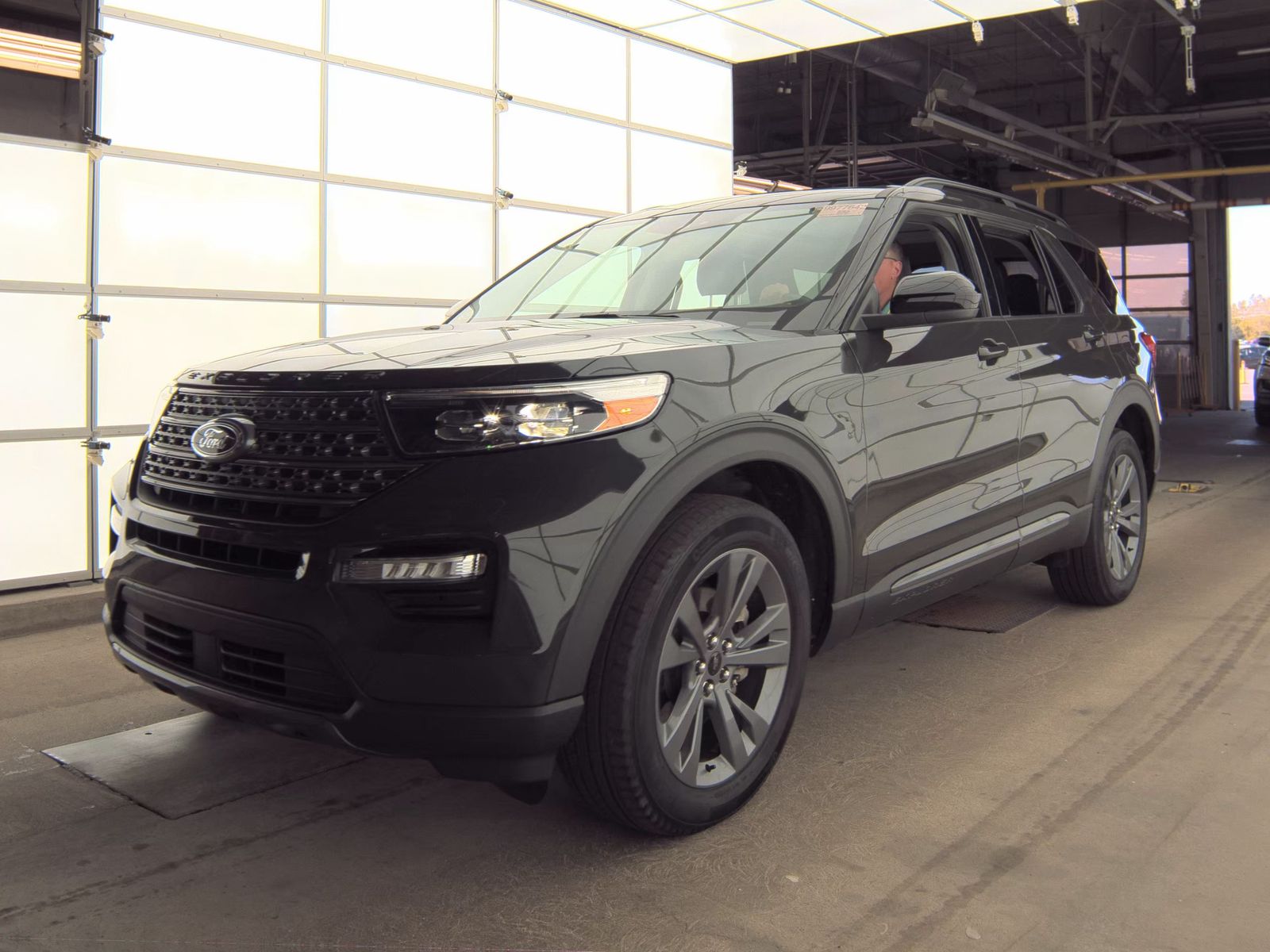 2023 Ford Explorer XLT AWD