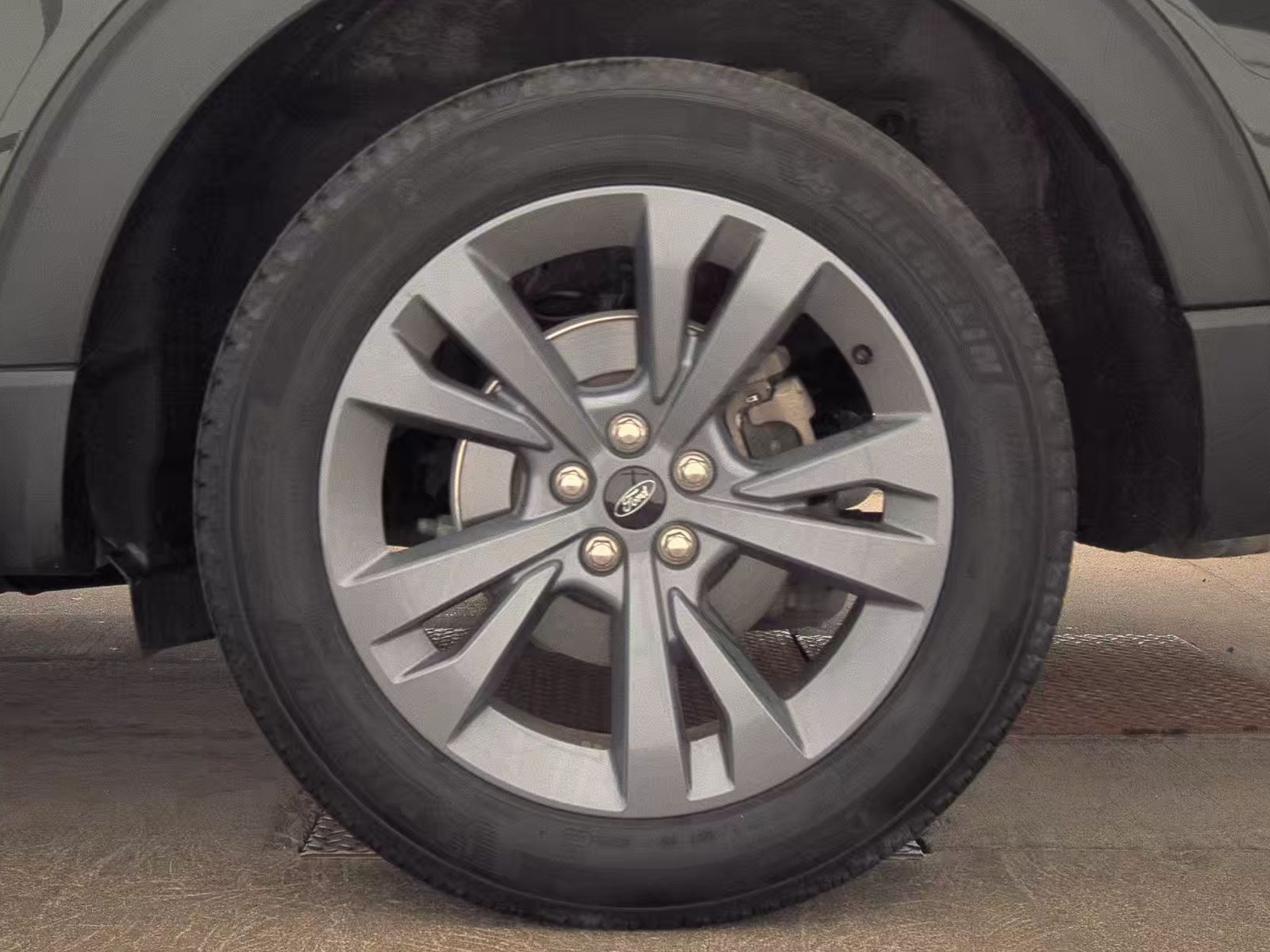 2023 Ford Explorer XLT AWD