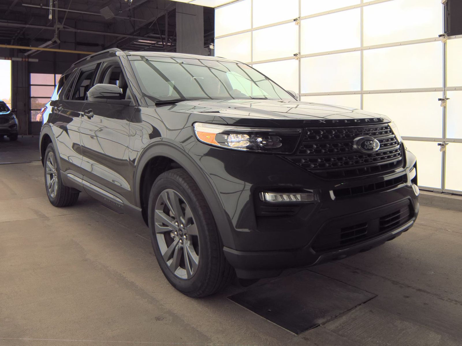 2023 Ford Explorer XLT AWD