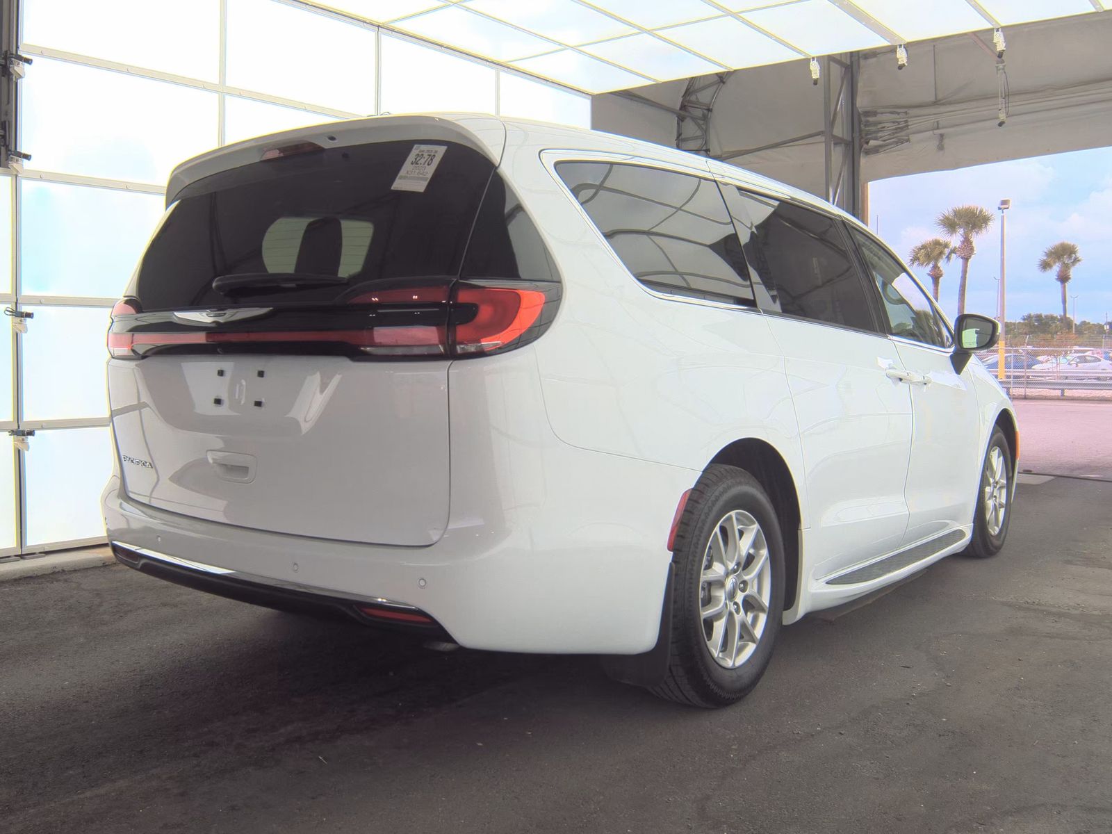 2023 Chrysler Pacifica Touring L FWD