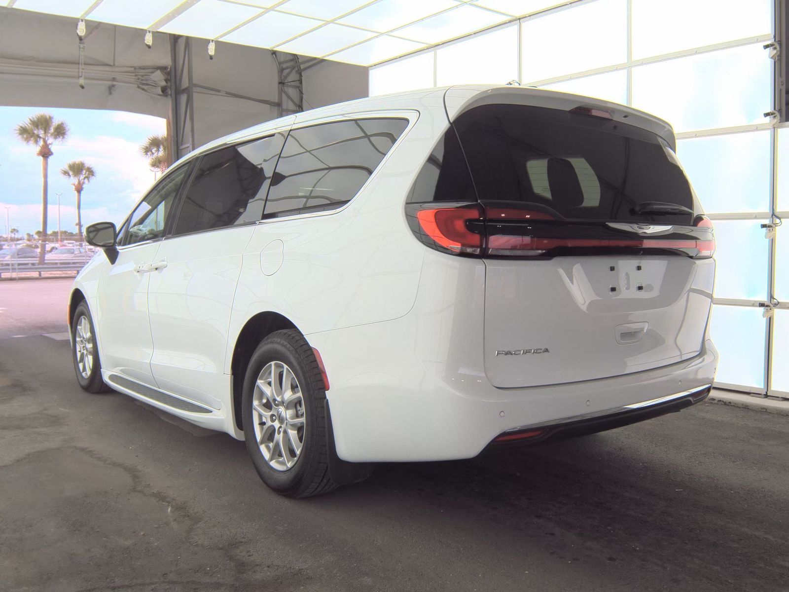 2023 Chrysler Pacifica Touring L FWD