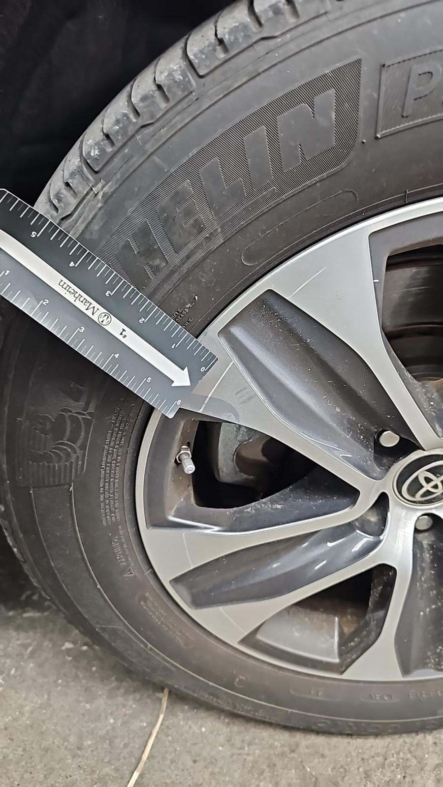 2023 Toyota Highlander XLE FWD