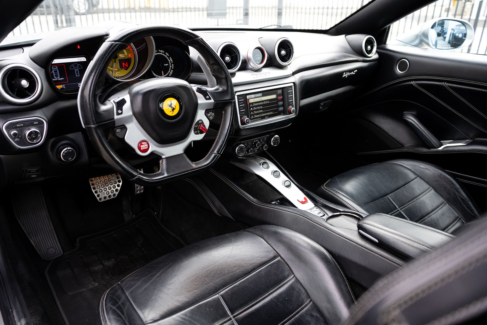 2015 Ferrari California Base RWD