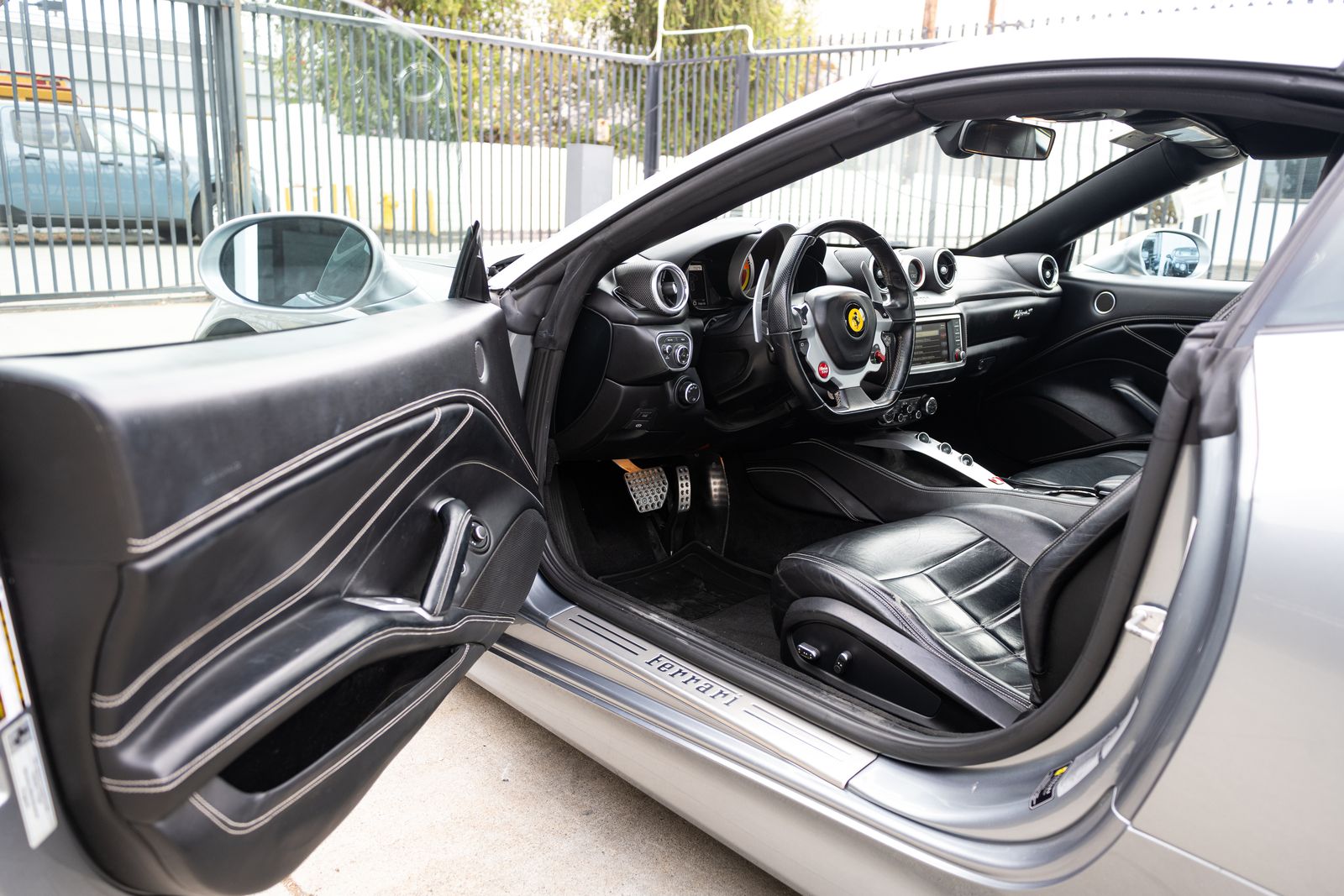 2015 Ferrari California Base RWD