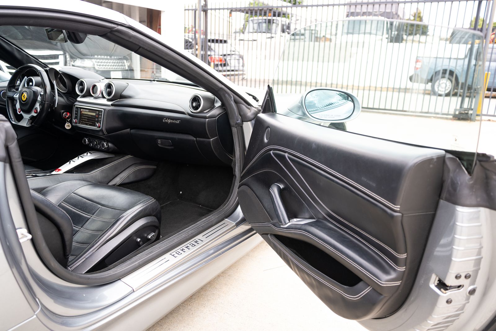 2015 Ferrari California Base RWD