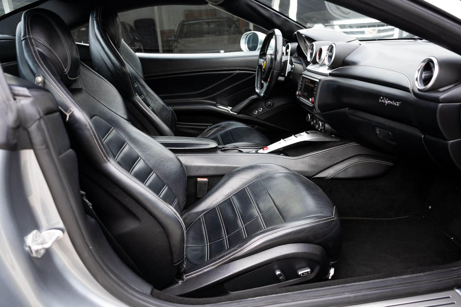 2015 Ferrari California Base RWD