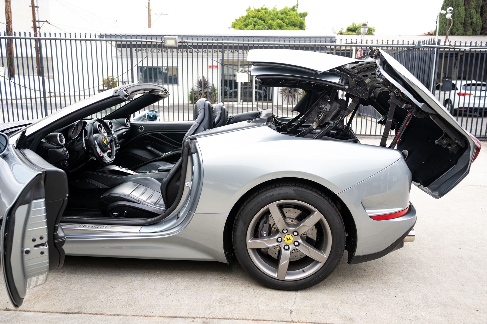 2015 Ferrari California Base RWD