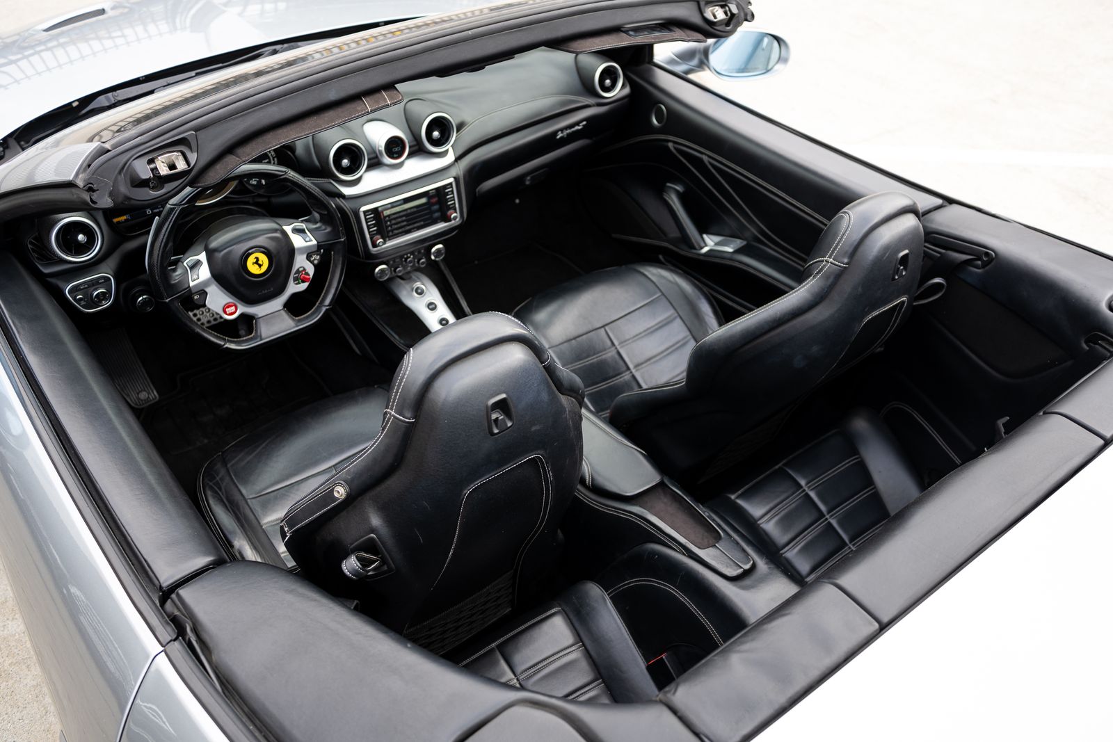 2015 Ferrari California Base RWD