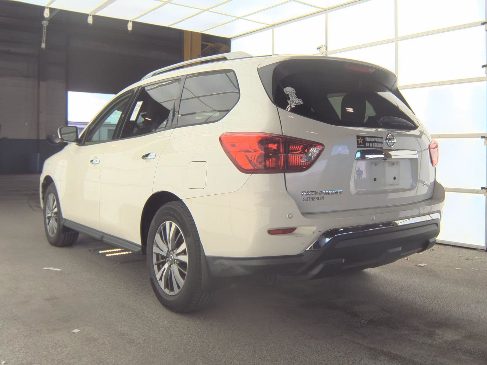 2018 Nissan Pathfinder SL FWD