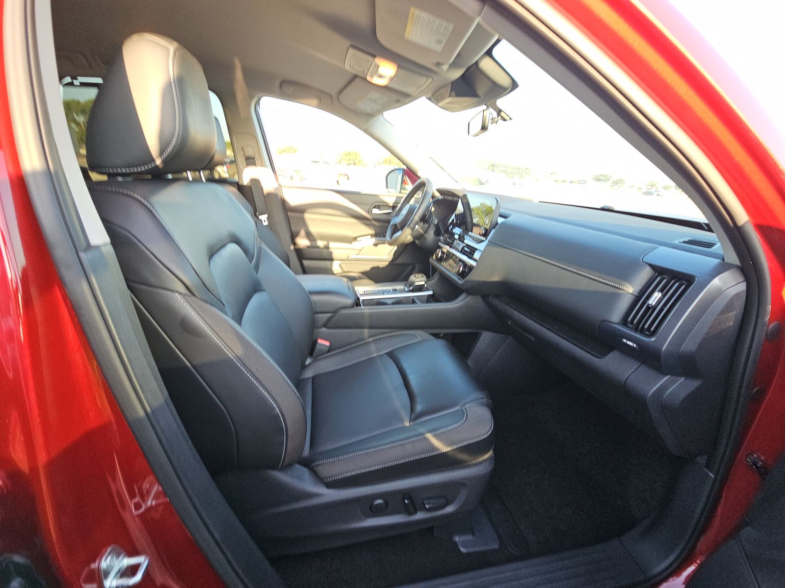 2024 Nissan Pathfinder SL FWD